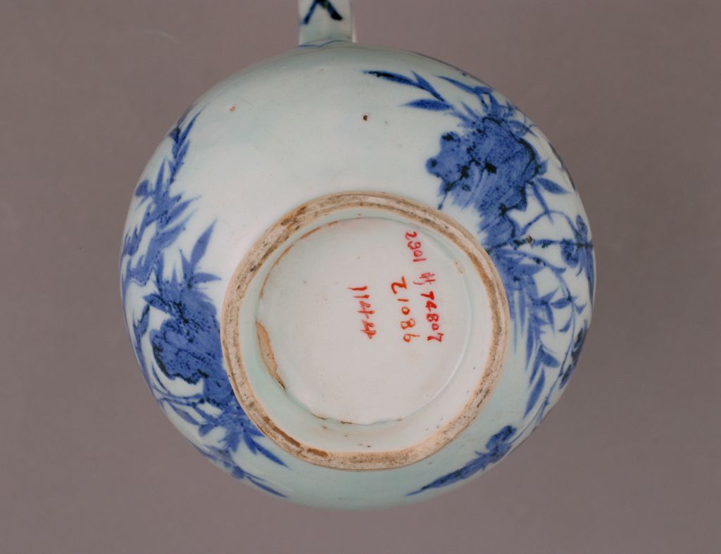 图片[2]-Jingdezhen kiln blue and white phoenix wearing peony pattern holding pot-China Archive